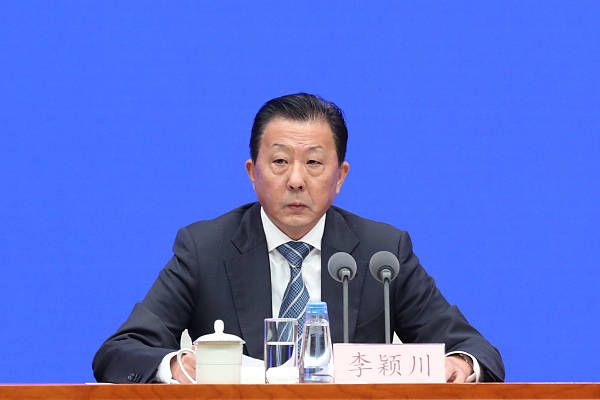 在发布会上，腾讯集团副总裁、阅文集团首席执行官、腾讯影业首席执行官、腾讯动漫董事长程武以《光影穿越时间 让好故事生生不息》为题，分享了关于对影视行业如何在不确定中寻找并提升确定性的趋势洞察，并基于此，系统、清晰地阐述了在现实题材布局、IP系列化开发及IP产业链打造三个方向的思考